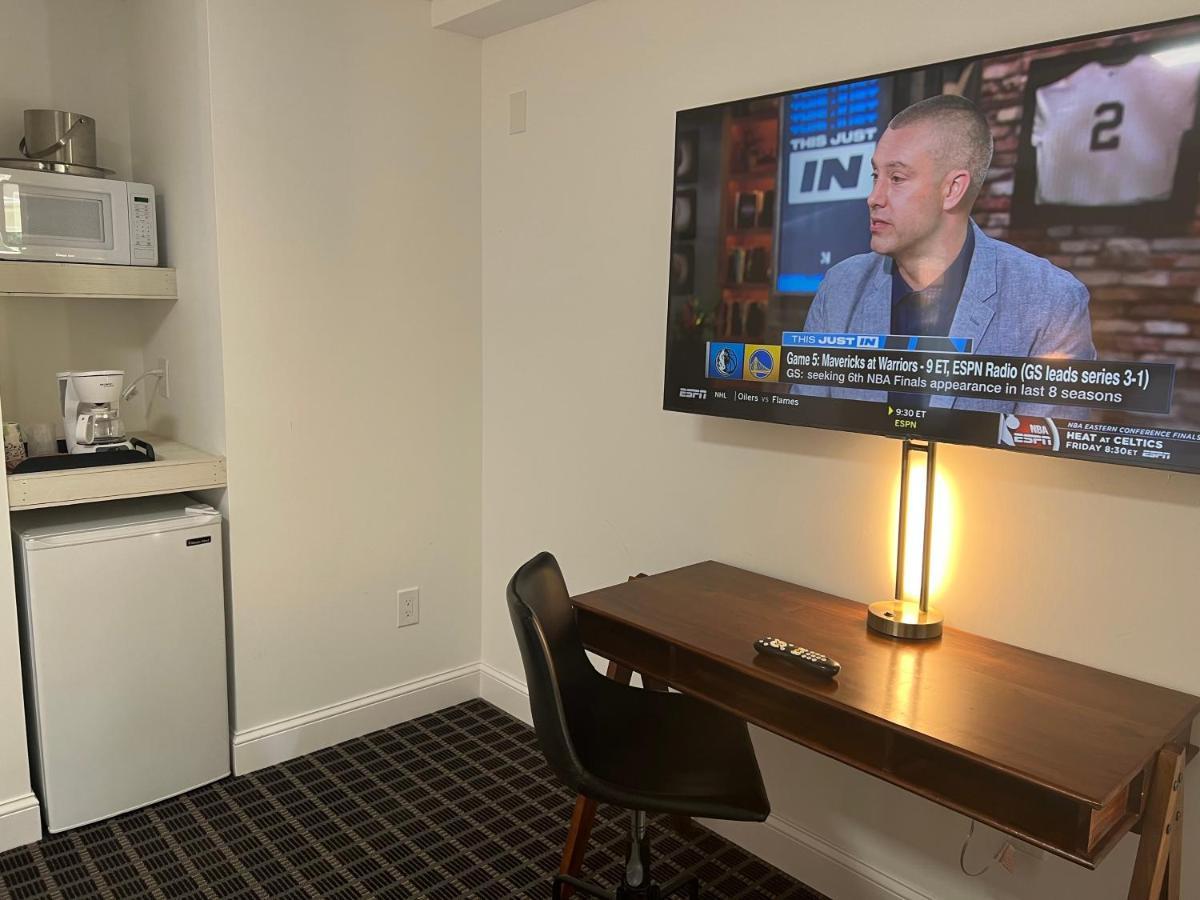 Rocky River Inn New Milford Extérieur photo