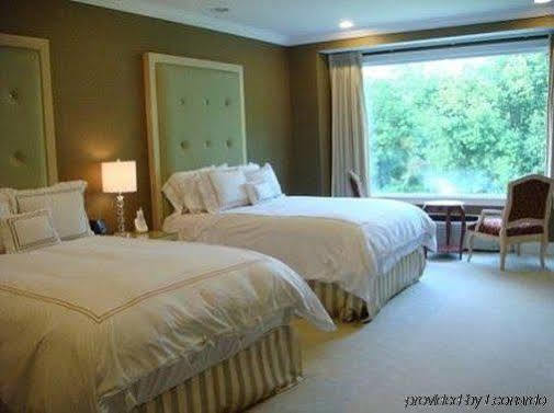 Rocky River Inn New Milford Chambre photo